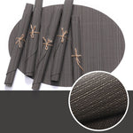 Set de Table Rond Ovale Style Bambou Gris Noir en Plastique Tissu PVC (2 Pièces)